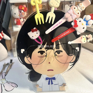 臺灣出貨👓 日本小人搞怪眼鏡架 立牌高顏值眼鏡髮夾收納展示架 可愛桌面擺件 亞克力眼鏡收納立牌 髮夾收納 夾子收納