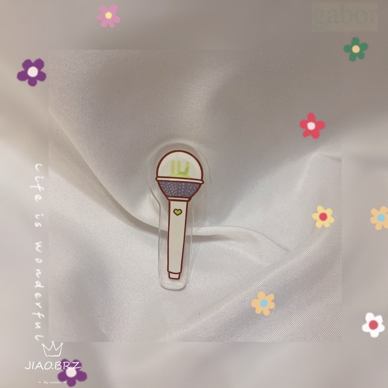 【覺JIAO】韓星☛吊飾 胸針 徽章 IU 鑰匙圈  手燈 李知恩 客制 來圖訂製 韓國周邊 偶像周邊 偶像 周邊 應援