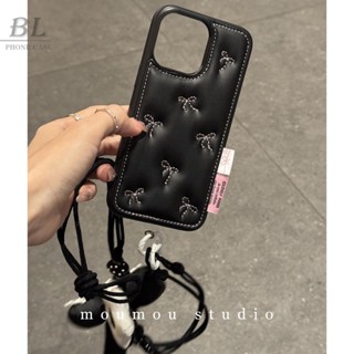 黑色皮革蝴蝶結刺繡斜跨繩 適用iPhone 16 15 14 13 Pro Max i15 i16 16pro 手機殼