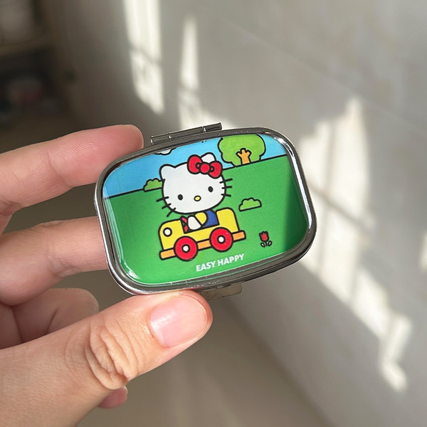 小藥盒 防潮藥盒 hellokitty小藥盒便攜式金屬首飾項鍊收納盒隨身分裝兩格可愛迷你