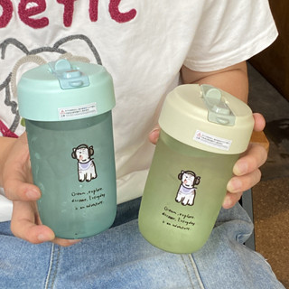 【萬有引力雜貨鋪】春日薄荷藍小貓雙飲口水杯 tritan塑膠吸管杯 環保耐高溫隨行杯