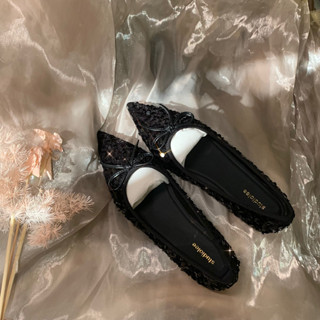 大尺碼女鞋（34-43） 春閃閃亮片精緻小尖頭淺口軟底約會蝴蝶結單鞋女 舒適防滑MAY20