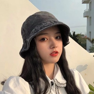男女時尚風格的可伸縮牛仔褲漁夫帽