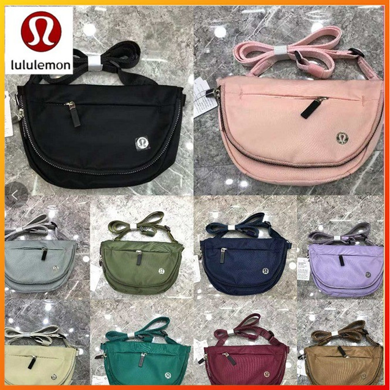 Lululemon's 2025 正品 Lu 女士斜挎瑜伽運動日常手提包 2L 超輕肩背,適合活動生活方式。