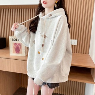 胖胖美依M-2XL 大碼女裝 印花上衣 學院風 連帽T卹 加厚保暖 新款加絨松鼠可愛衛衣ins設計減齡外套-2250.