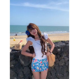 HKR Vibe【現貨】韓系風套裝女 一字領短版白色上衣 夏季高腰顯瘦碎花半身裙兩件套 專櫃套裝
