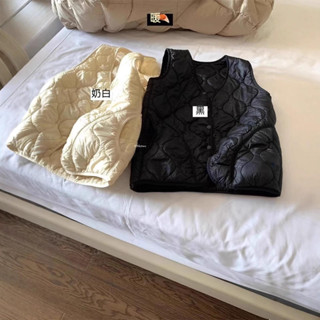 熱銷!『現貨』菱形格紋 保暖馬甲 輕羽絨背心 無袖坎肩馬甲 三明治背心 菱格紋 按扣馬甲 無袖背心 內搭背心U9592