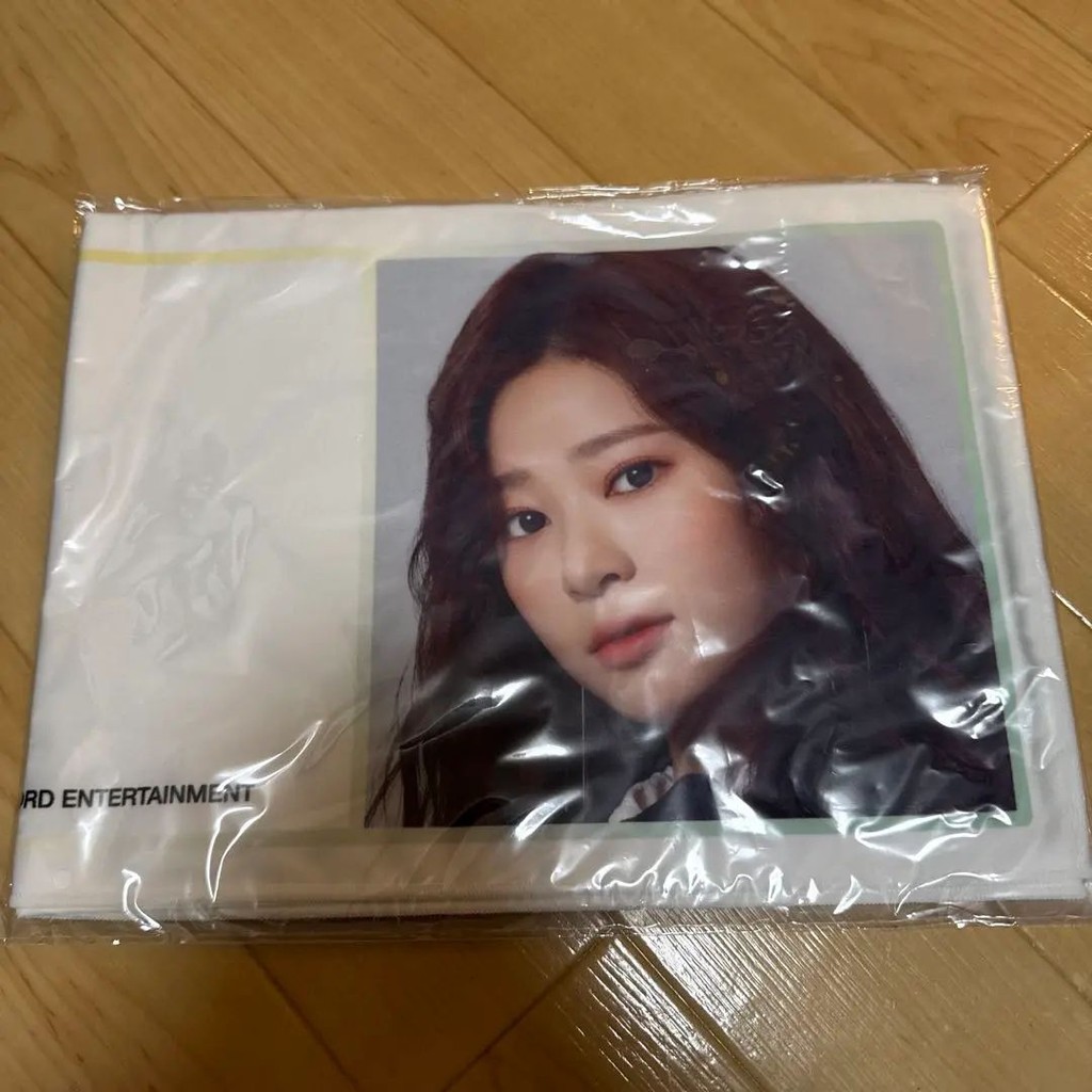 近全新 IZ*ONE 毛巾 金 玟周 日本直送 二手