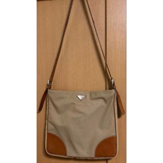 PRADA 肩揹包 皮革 mercari 日本直送 二手