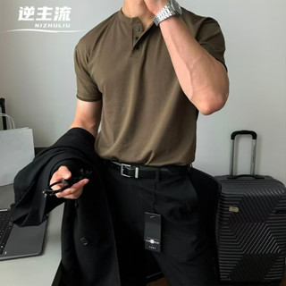 現貨特價 日系簡約圓領紐扣T恤 美式休閒修身短袖T恤 棕色XL套頭短T 夏季男士polo衫T恤 港風純色半袖上衣