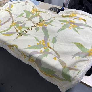 廠商直銷【可訂製 真絲 羊毛 圍巾 絲巾 頸巾】高品質文創禮品週邊定製霸王茶姬供貨工廠高質量絲巾圍巾飾品禮盒t3393
