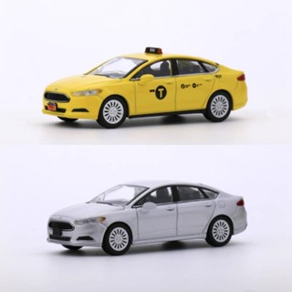 596 Model 1:64 福特 懞迪歐 銀色/紐約出租車塗裝 閤金汽車模型 91ZZ