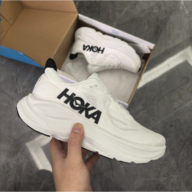 HOKA HOKA ONE Clifton 10 運動減震跑鞋,年 TISV 新款 6 色 4DE0 OKVX