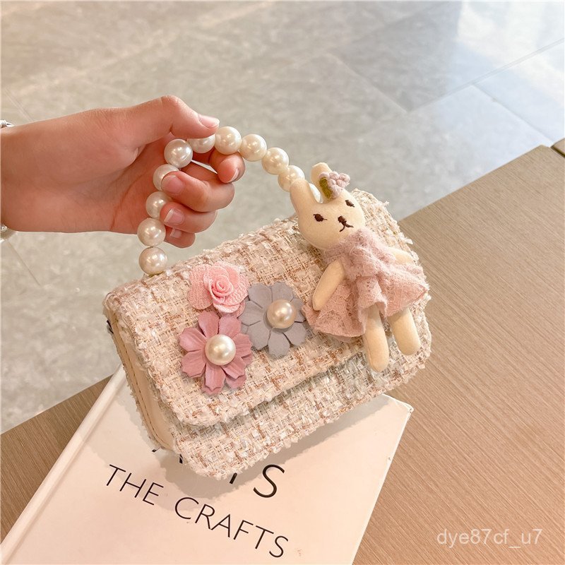 喵咪咪童裝【免運+全店促銷】新款女童包包珍珠小香風手提潮包毛呢小花時裝女孩公主斜挎包 兒童包包 兒童斜背包