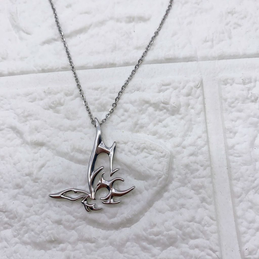 馬迎好運🧧臺灣出貨🧧金屬感AESPA成員寧藝卓logo吊墜項鍊女友禮物小衆超仙鎖骨鏈ins