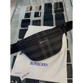 Limit精品✔️Burberry 經典 字母Logo 搭配 黑格紋設計 男生腰包