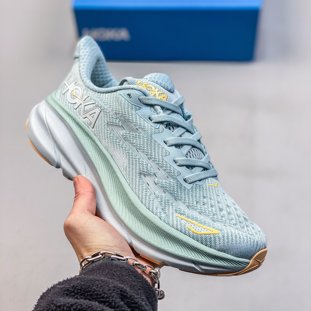 FKPY HOKA Clifton 9 男女通用跑步鞋。採用透氣網布和減震技術設計。 8O7N