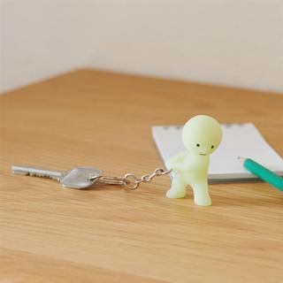 Smiski 夜光妖精鑰匙圈 拖鑰匙(勇往直前)【金石堂】