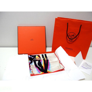 全新真品 HERMES 100% silk 絲巾 披肩 領巾 *倫敦櫥窗*