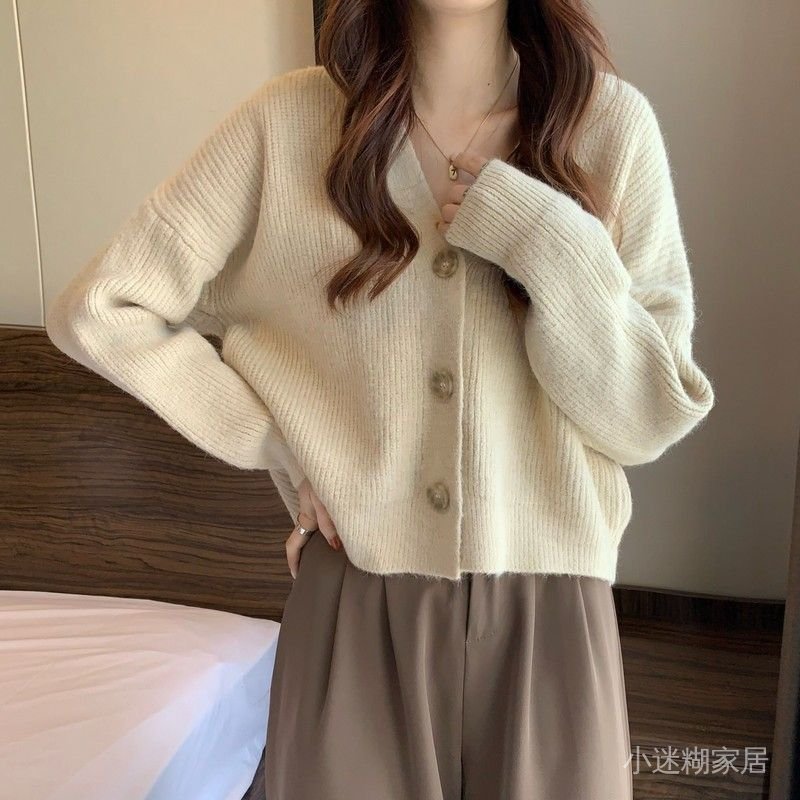 免運 臺灣出貨 秋冬毛衣女 秋冬年新款V領寬鬆慵懶風針織衫秋季長袖毛衣開衫女上衣外套 FBJ8