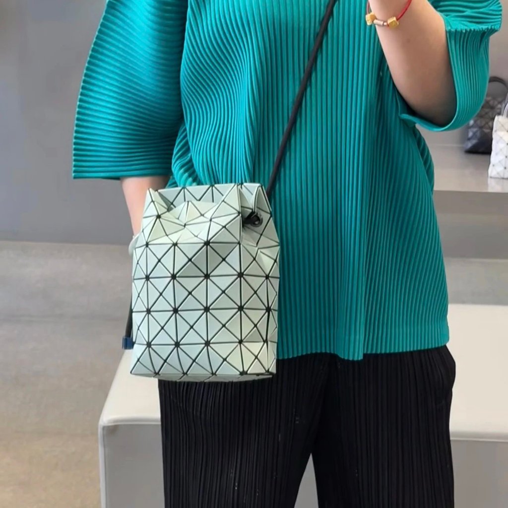 三宅一生   mini小方盒子新款mini小方盒子斜跨包女時尚菱格迷你單肩小包手機包限定款mini包小方盒子斜跨包迷你包