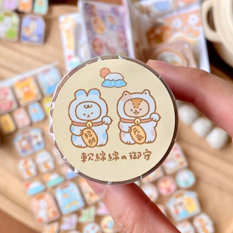 【文具患者】軟綿綿的 ⟡ 軟綿綿的御守 割型合成紙膠帶｜紙膠帶 貼紙 風鈴 御守 招財貓 兔子 松鼠 手帳 拼貼 素材｜