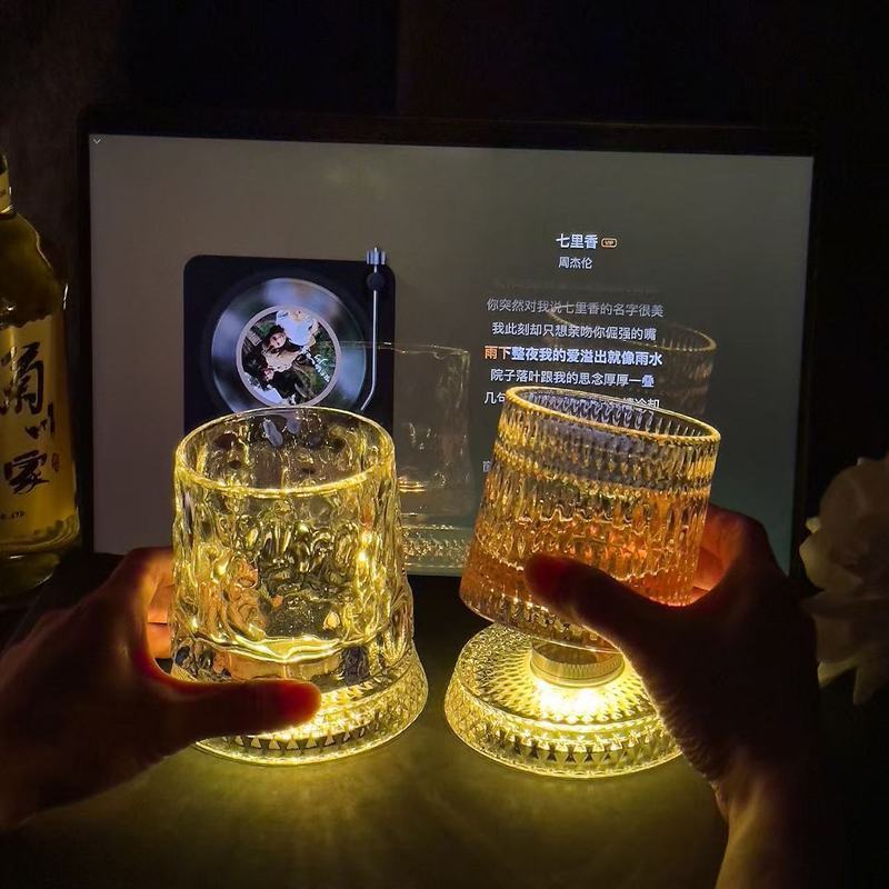 台灣現貨+隔日達【送發光杯墊】旋轉玻璃杯 威士忌杯 不倒翁旋轉玻璃杯 威士忌酒杯 調酒用具 調酒器具 調酒組 耐熱玻璃杯