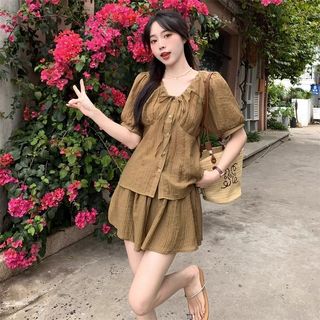 大碼套裝 兩件套 M-3XL法式絕美套裝女裝夏季泡泡袖v領娃娃衫上衣+高腰鬆緊短褲兩件套-17048.胖胖美依