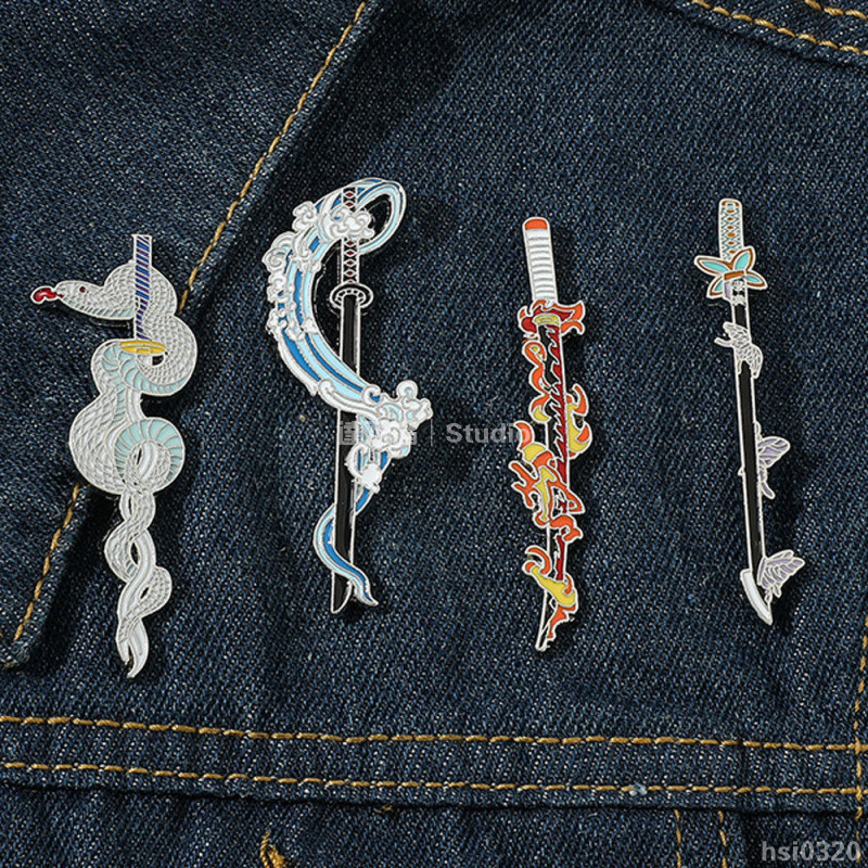 👹鬼滅系列👺 鬼滅之刃周邊胸針Demon Slayer日輪刀金屬琺琅武器造型吧唧徽章 鬼滅之刃周邊 鬼滅之刃飾品