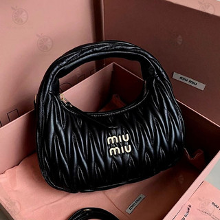 西柚市集👜✨臺灣熱賣🌈💖miu韆金大小姐褶皺HOBO腋下包小羊皮餃子包手拎單肩斜挎月牙女包