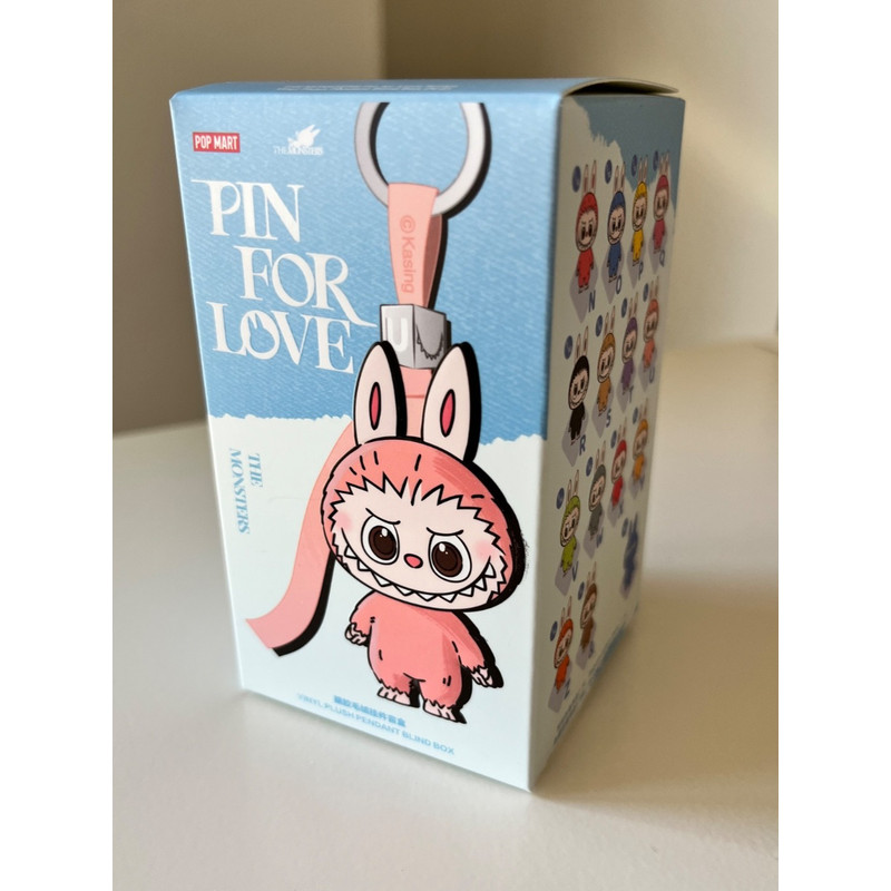 正宗 Pop Mart Labubu Pin for Love “V”字母美國賣家未開封