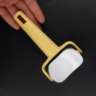 Baking tools: High-temperature resistant roller cutter for c