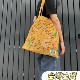 🍅🍅笑臉星星字母刺繡帆布包大容量單肩包復古小眾帆布袋托特包購物袋帆布包斜背包側背包