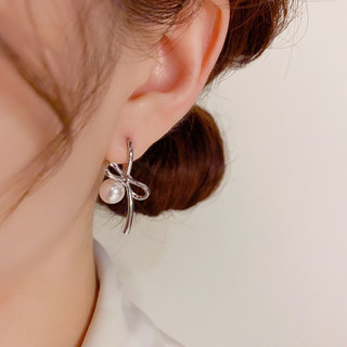 【Emi 艾迷】韓系嬌俏珍珠蝴蝶結 耳環 無耳洞耳夾 夾式耳環 (蚊香盤耳夾)