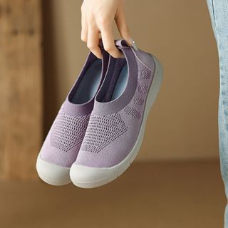 夏季帆布鞋女2025年爆款透氣飛織懶人一腳蹬休閒軟底老北京布鞋女