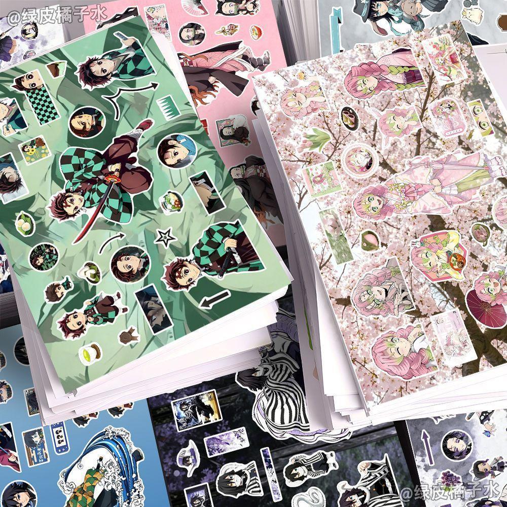 熱銷新品🎁鬼滅之刃 鬼滅之刃貼紙 全系列周邊 800貼鬼滅之刃二次元動漫九柱角色周邊 物料創意拼貼貼畫 自粘