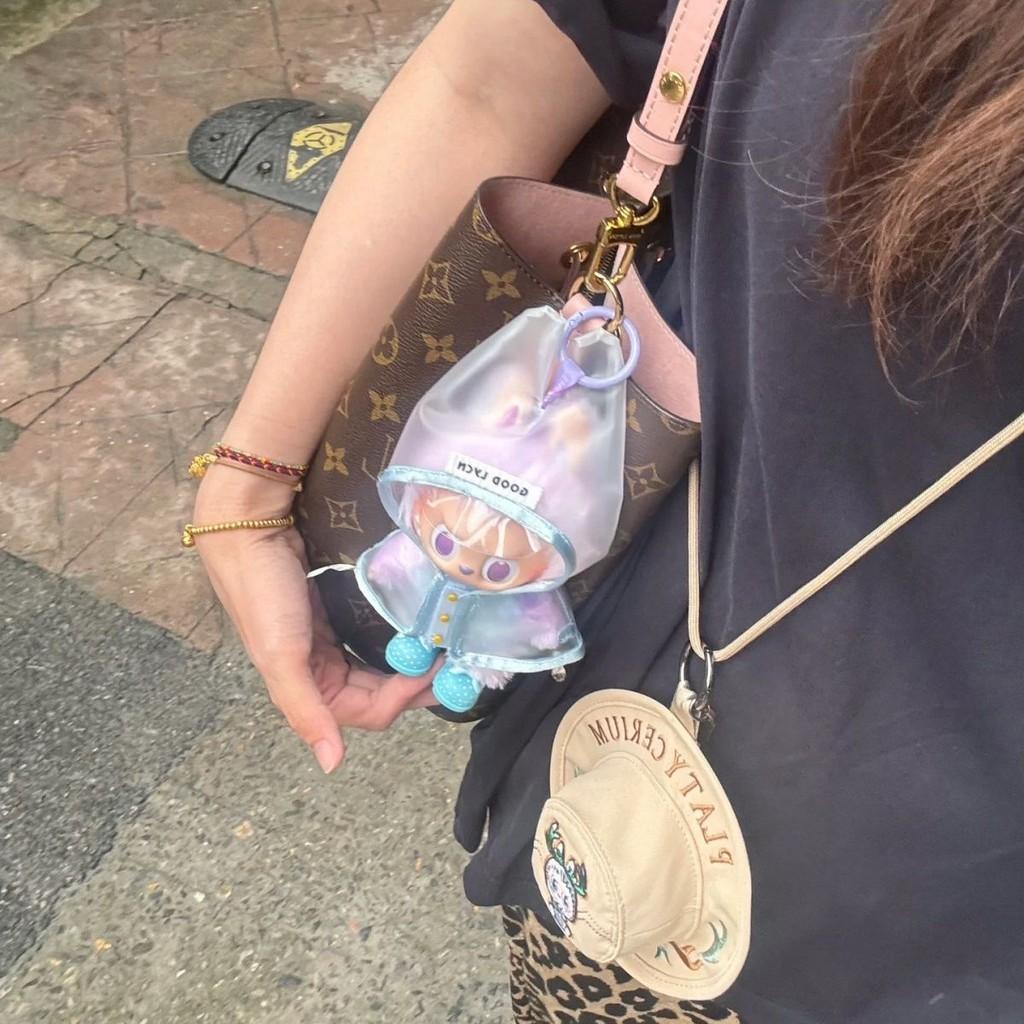 【可愛雨衣百褶裙套裝】labubu 娃衣 一二三代 公仔娃衣 拉布布衣服 拉布布搪膠娃衣 公仔雨衣 拉布布娃娃 可樂拉布