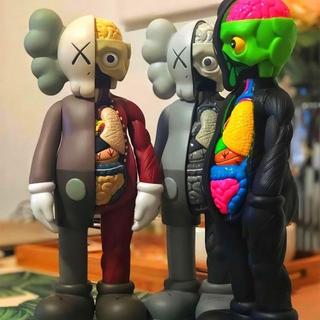 【潮流公仔】kaws 8寸 半剖解 個性 酷炫 公仔 手辦 模型 擺件 玩偶 潮流 玩具 時尚 周邊 桌面擺件 禮物 t