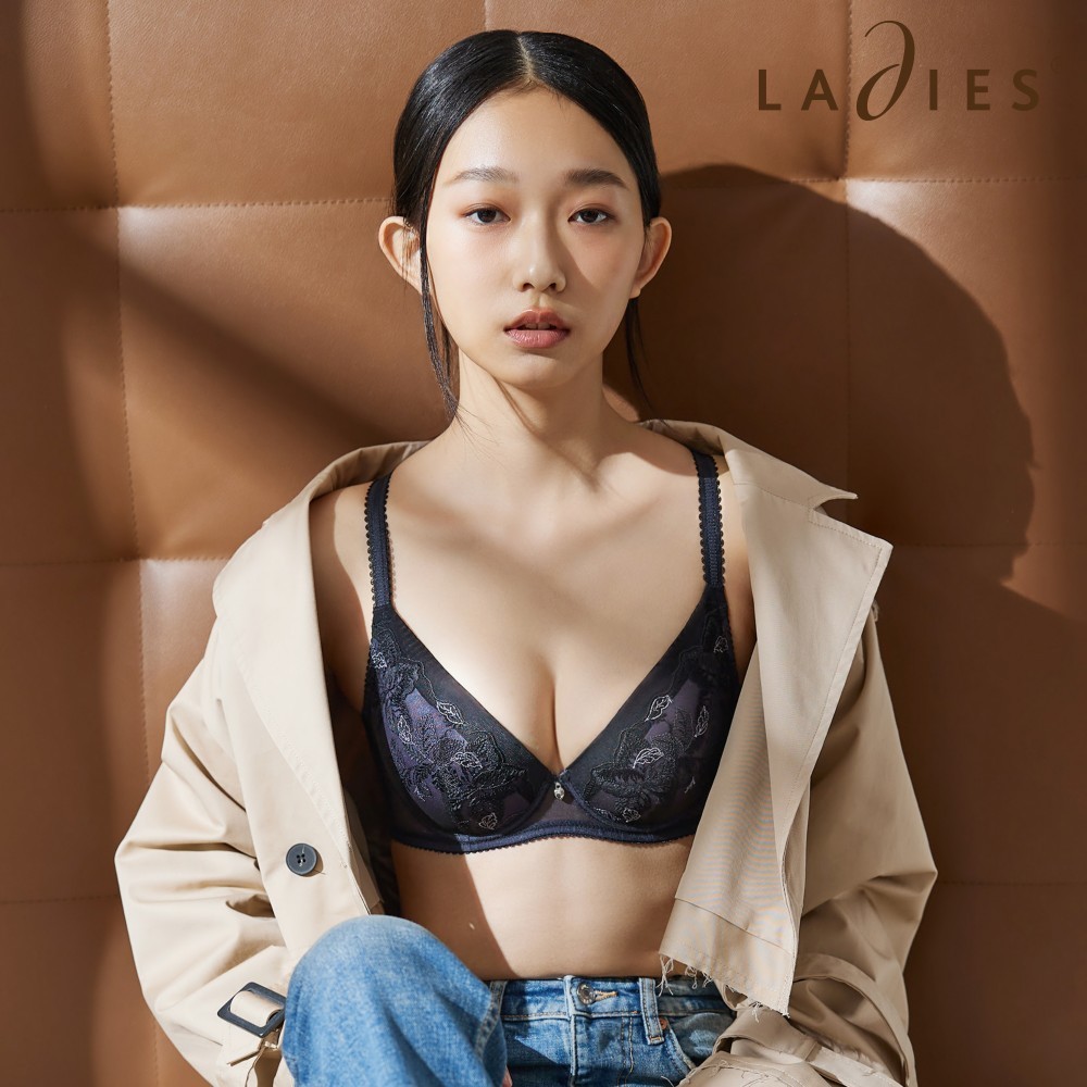 蕾黛絲-Take a bite蘋果肌靠過來B-E罩杯內衣 黑櫻桃蛋糕 | D27-331 K9