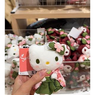 台灣出貨💗日本三麗鷗 hellokitty同款 抹茶限定 凱蒂貓玩偶 毛絨玩偶 包包掛件 hellokitty掛飾 送禮