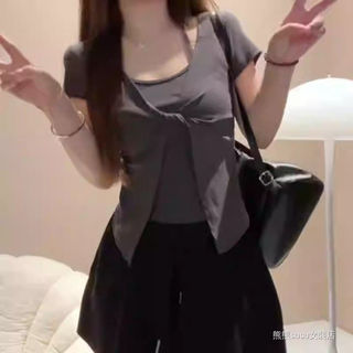 💖大尺碼女裝純棉假兩件掛脖 短版上衣 大尺碼女裝 流行衣服 假兩件上衣 高級感女裝 設計感女裝熊能SUSU女裝