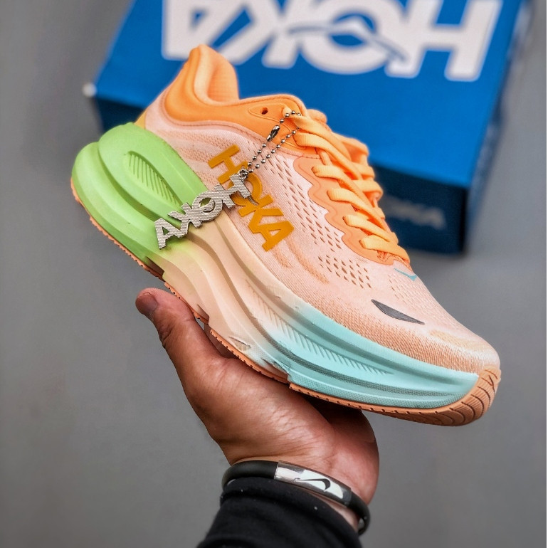 HOKA BONDI 9 男女公路跑鞋輕便緩震防滑