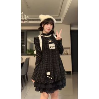 日系女裝 森系女裝 日系森林系 日系服飾 森林系女裝 森林系服飾 日系學院風穿搭一整套黑色蕾絲拼接花苞連衣裙搭配波點長袖