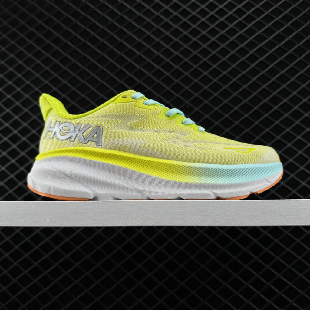 HOKA Clifton 9 女款專業緩震跑鞋輕便透氣跑鞋 JAU7