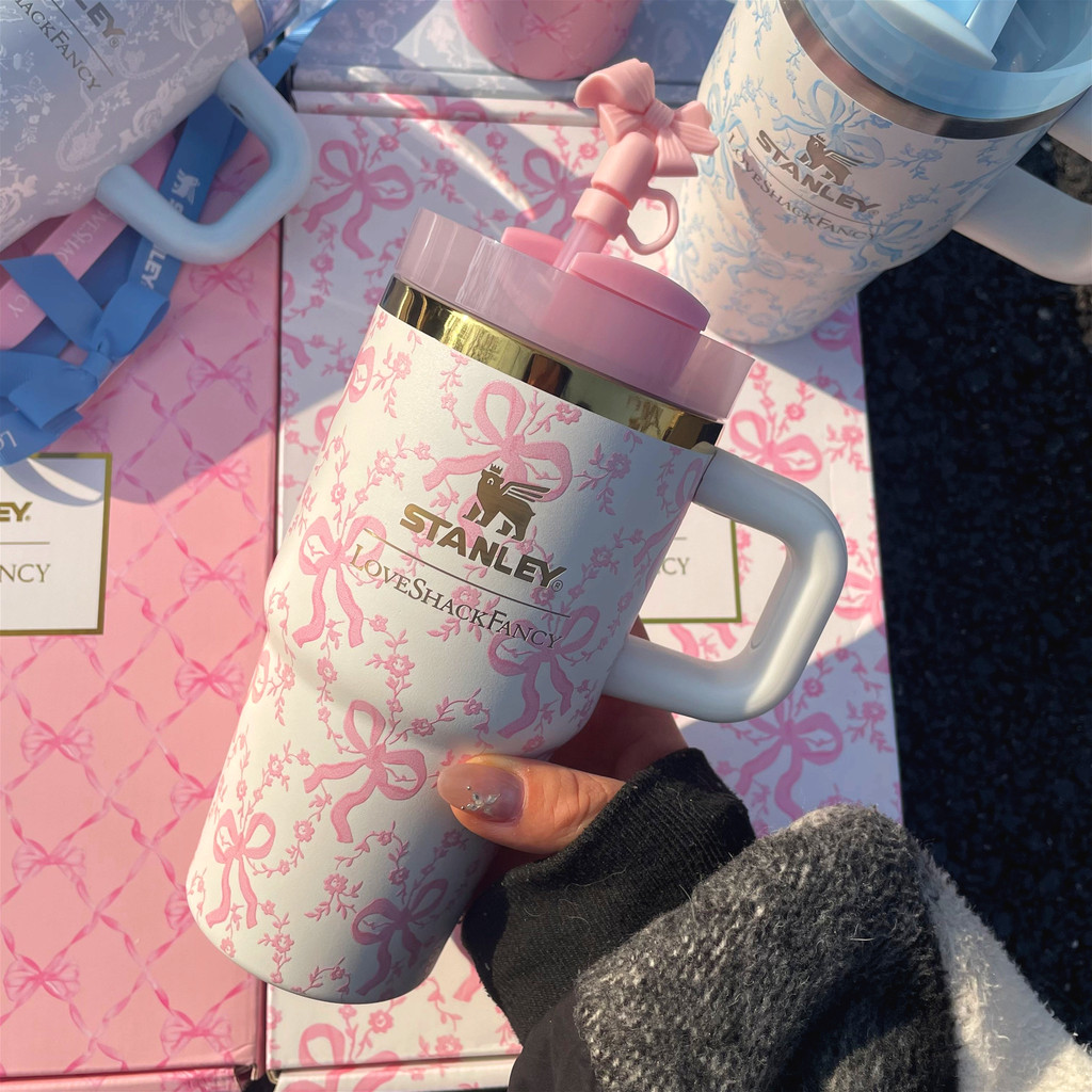 【限時低價】Stanley x LoveShackFancy聯名限定款保溫瓶 20oz/40oz禮盒裝 蝴蝶結吸管保溫杯