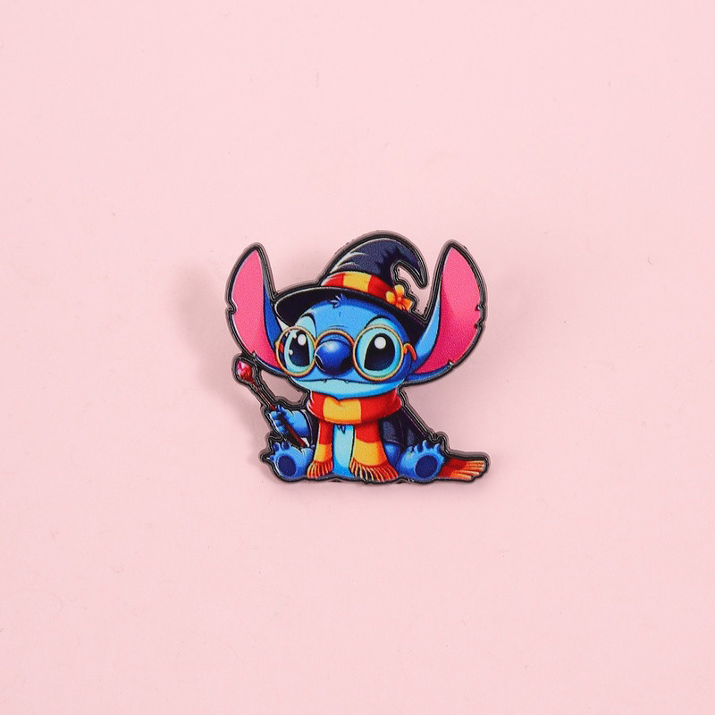 可愛的 Stitch 巫師琺瑯別針哈利波特跨界主題徽章可愛的外星人配件背包服裝裝飾