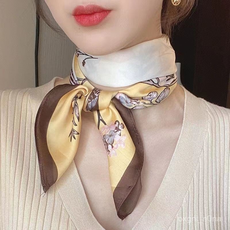 油畵小方巾 絲巾女 春秋圍巾 冬季百搭絲巾 媽媽禮物 搭配襯衣 護頸圍脖子圍巾紗巾 MDTF