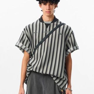 【復古撞色條紋】男士V領短袖 寬鬆刺繡字母印花 休閒五分袖上衣 條紋T恤 條紋上衣 短袖上衣 上衣短袖