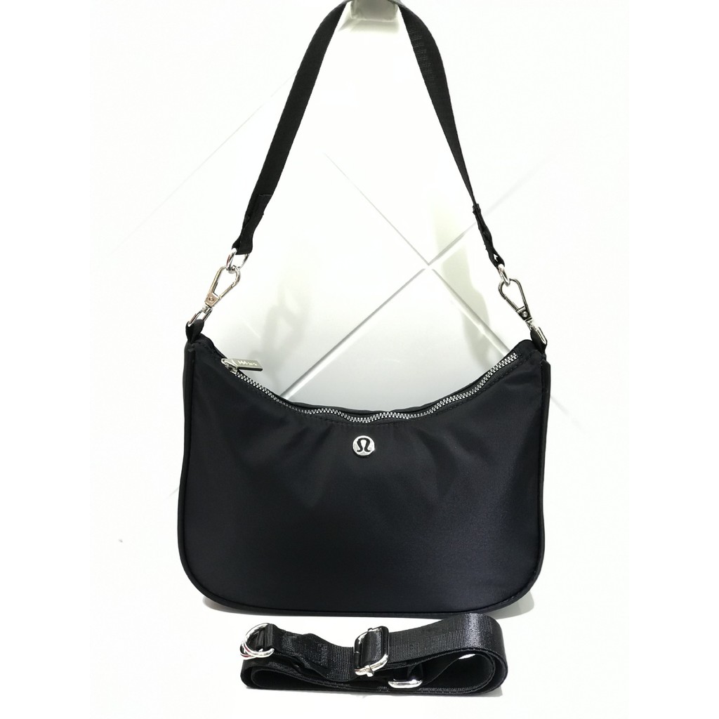 Lululemon 3L 單肩包防水回收尼龍斜挎包/腋下包,適合時尚、寬敞、時尚,適合通勤、健身房和休閒郊遊