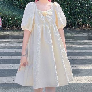 【M-8XL大尺碼女著】胖MM女裝 短袖連衣裙 洋裝 胖MM2-300斤學院風蝴蝶結連衣裙女夏過膝寬鬆顯瘦泡泡袖裙子in